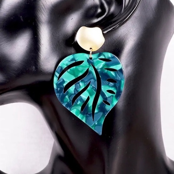 New Tropical Leaf Earrings - Picture 1 of 4